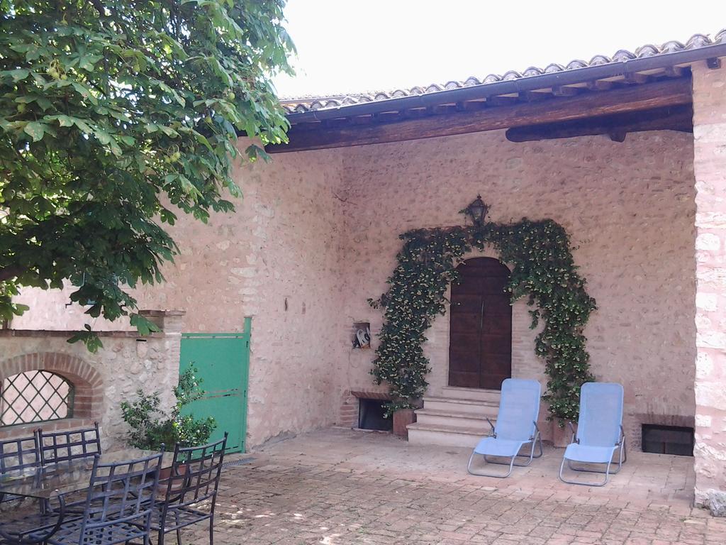 Gasthaus La Palombaia Spoleto Exterior foto