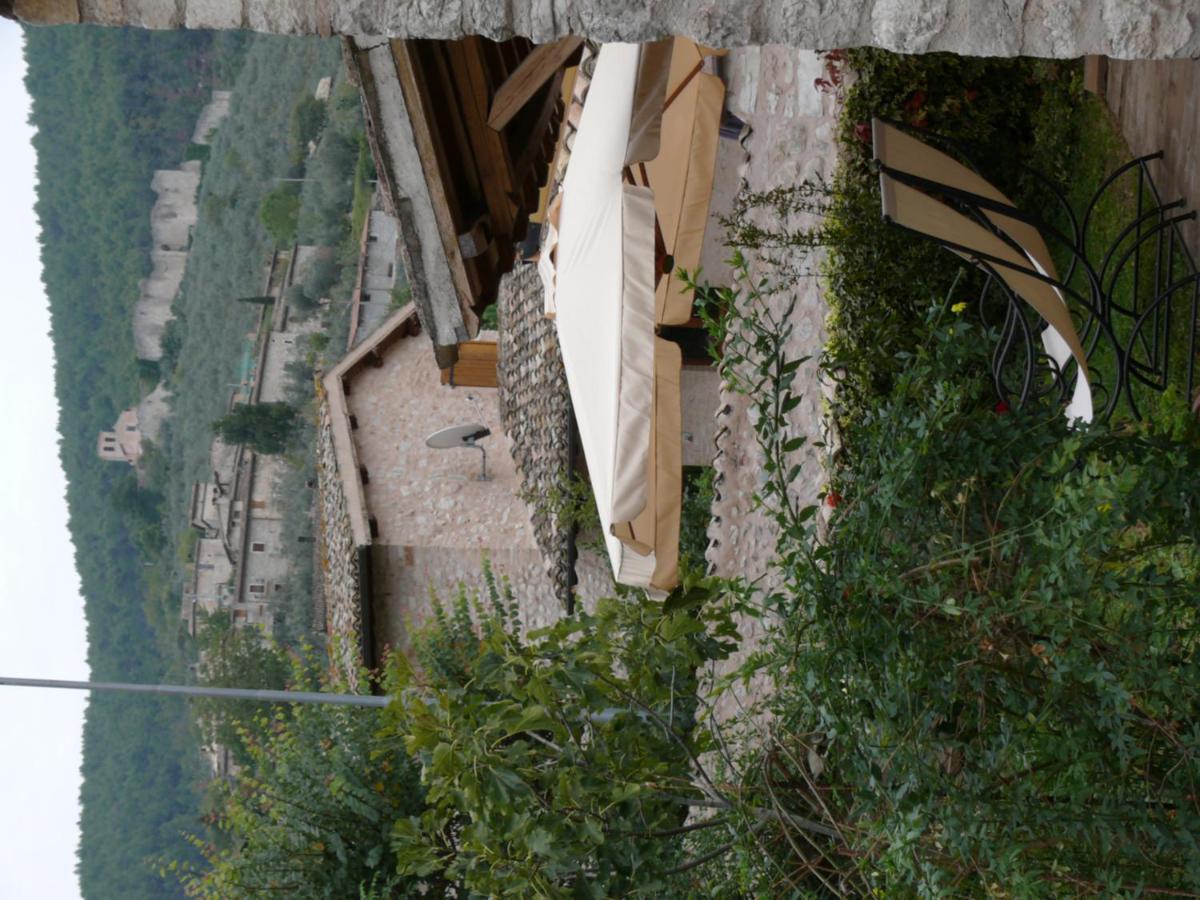 Gasthaus La Palombaia Spoleto Exterior foto